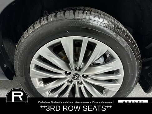 Used 2023 Toyota Highlander Platinum AWD/4WD image 6