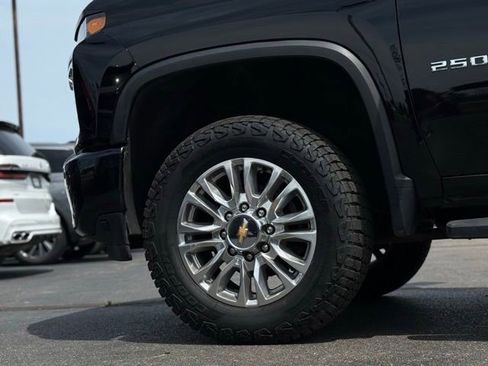 Used 2023 Chevrolet Silverado 2500 High Country w/ Z71 Off-Road Package AWD/4WD image 47