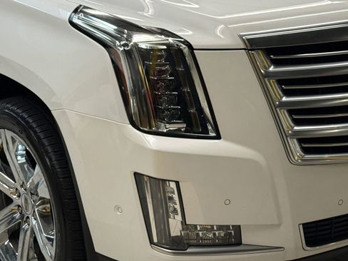 Used 2017 Cadillac Escalade Platinum image 6