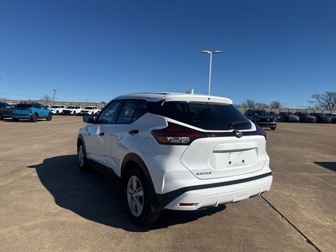 Certified 2024 Nissan Kicks S image 9
