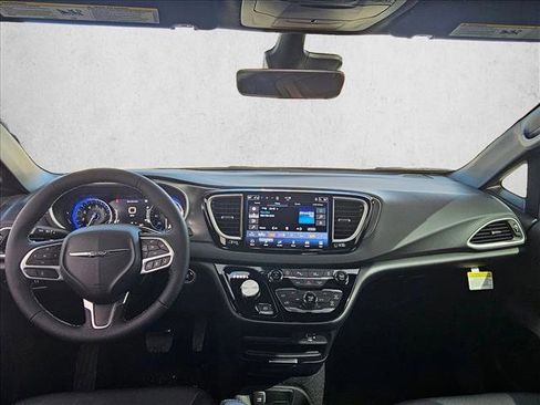 New 2026 Chrysler Voyager LX image 14