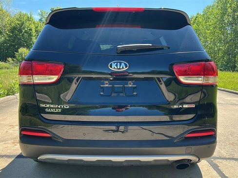 Used 2016 Kia Sorento EX AWD/4WD image 9