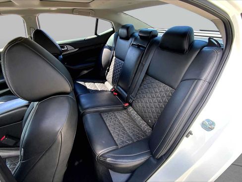 Used 2016 Nissan Maxima Platinum FWD image 21