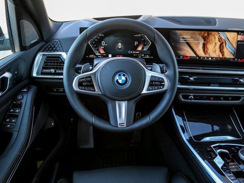 New 2026 BMW X5 xDrive50e w/ M Sport Package image 10