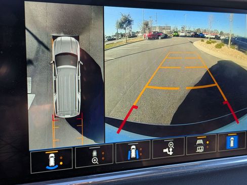 Used 2023 GMC Yukon XL Denali image 24