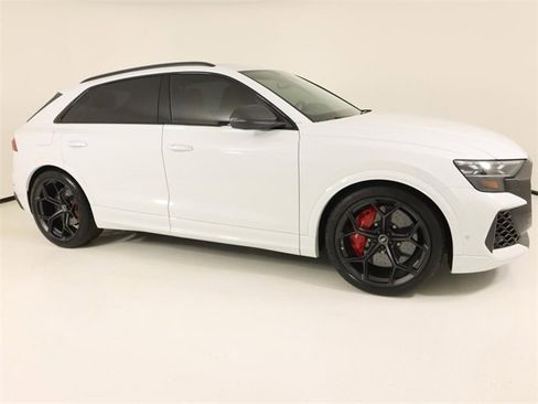 Used 2025 Audi RS Q8 performance image 6