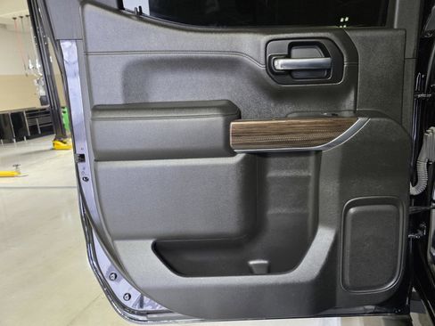 Used 2020 Chevrolet Silverado 1500 LT Trail Boss w/ Midnight Edition image 16