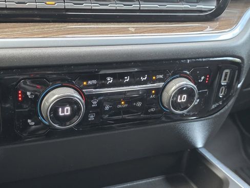 Used 2022 Chevrolet Silverado 1500 LT Trail Boss w/ Convenience Package II image 17