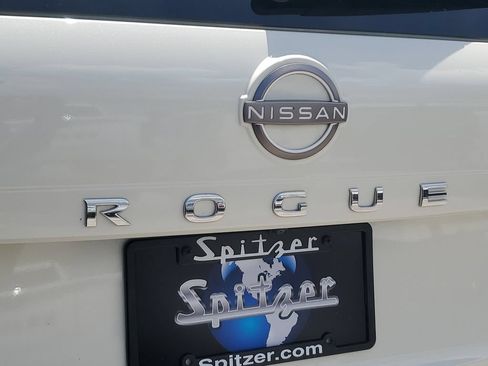 Used 2023 Nissan Rogue SV FWD image 29