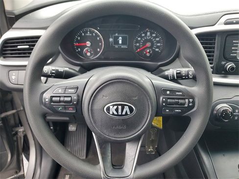 Used 2017 Kia Sorento LX image 24