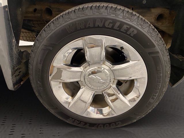 Used 2018 Chevrolet Silverado 1500 LTZ Z71 w/ LTZ Plus Package AWD/4WD image 36