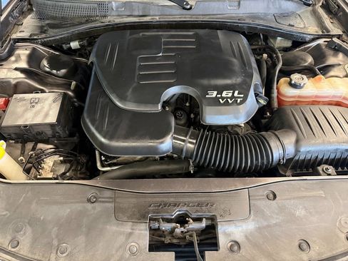 Used 2017 Dodge Charger SXT image 22