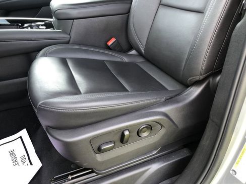 Used 2025 Chevrolet Tahoe LT image 24