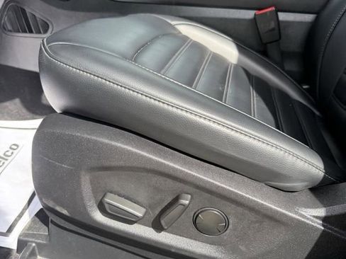 Used 2024 Ford Edge SEL image 13