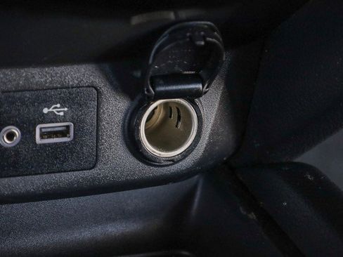 Used 2018 Nissan Rogue SV image 18