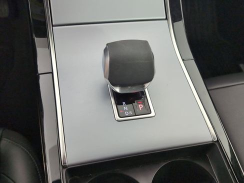 Used 2025 Land Rover Range Rover Velar S image 17