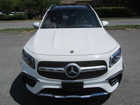 Used 2021 Mercedes-Benz GLB 250 4MATIC image 5