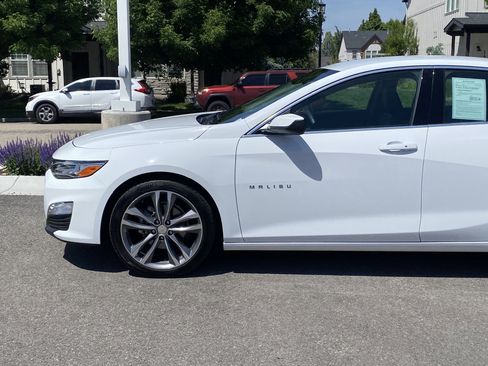 Used 2024 Chevrolet Malibu LT FWD image 2