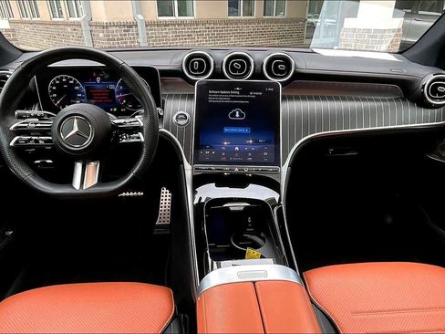 Used 2023 Mercedes-Benz GLC 300 4MATIC image 16