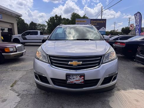 Used 2015 Chevrolet Traverse LT w/ Style and Technology Package FWD image 9