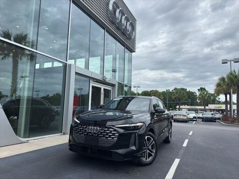 Certified 2025 Audi Q5 Prestige AWD/4WD image 3