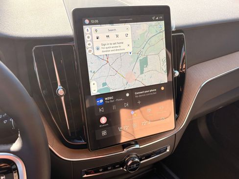 New 2026 Volvo XC60 B5 Plus w/ Climate Package image 28