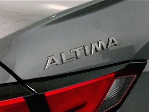 Used 2025 Nissan Altima 2.5 SV image 29