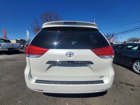 Used 2012 Toyota Sienna Limited w/ Premium Pkg image 4