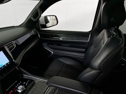 Used 2022 Jeep Wagoneer Series II w/ Convenience Group I image 25