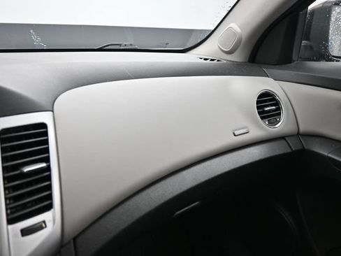 Used 2012 Chevrolet Cruze LS FWD image 22