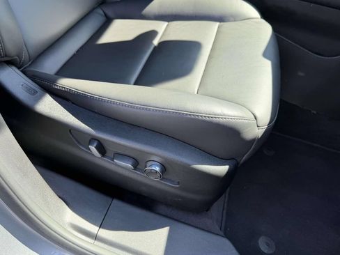 Used 2025 Cadillac XT4 Premium Luxury AWD/4WD image 11