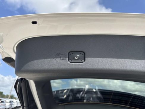 New 2026 Lincoln Nautilus Reserve w/ Jet Appearance Package image 12