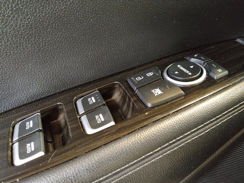 Used 2020 Kia Sorento LX FWD image 27