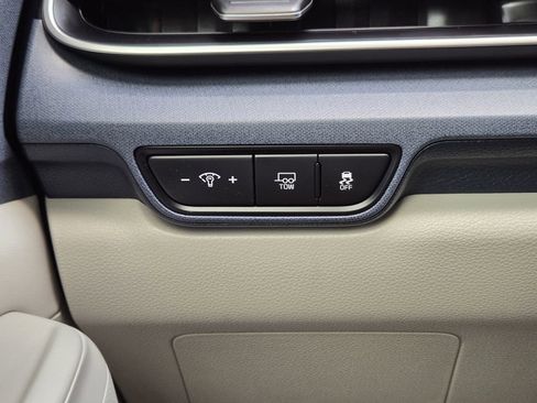 Certified 2026 Kia Carnival SX FWD image 23