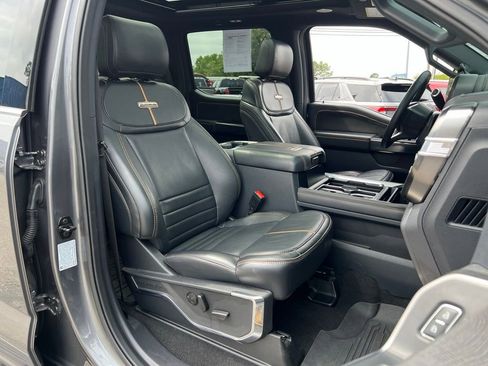 Used 2024 Ford F250 Platinum w/ FX4 Off-Road Package AWD/4WD image 23