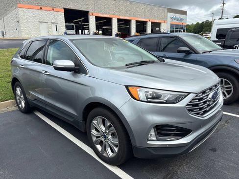Used 2022 Ford Edge Titanium AWD/4WD image 2