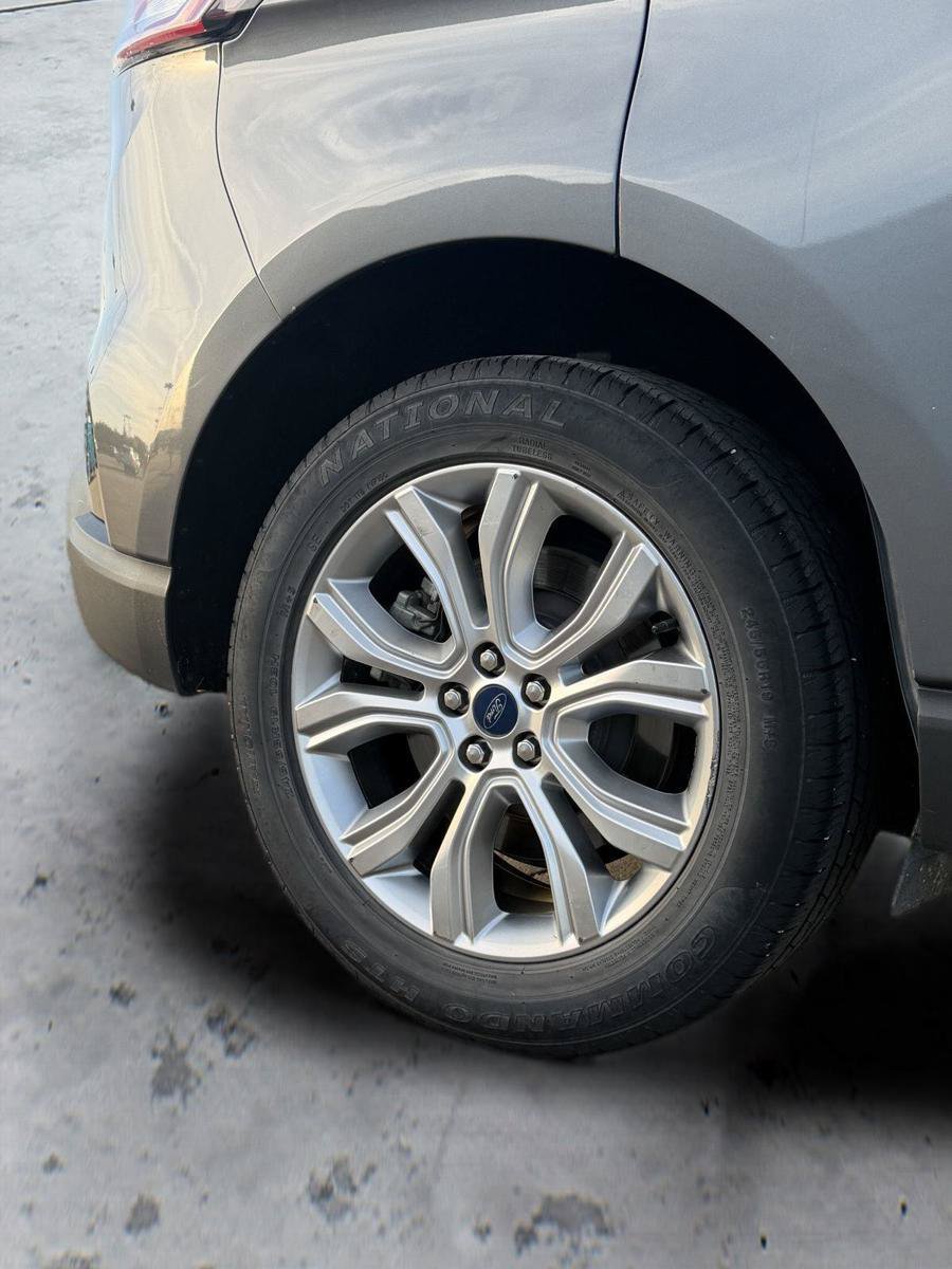Used 2022 Ford Edge Titanium w/ Equipment Group 301A AWD/4WD image 34