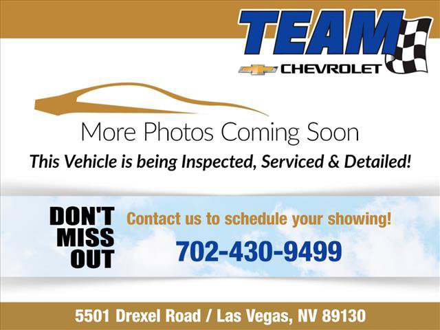 Used 2021 Chevrolet Traverse LT FWD image 2
