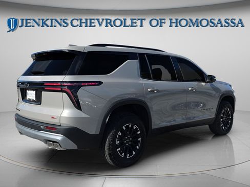 New 2026 Chevrolet Traverse Z71 w/ Driver Confidence Package image 8