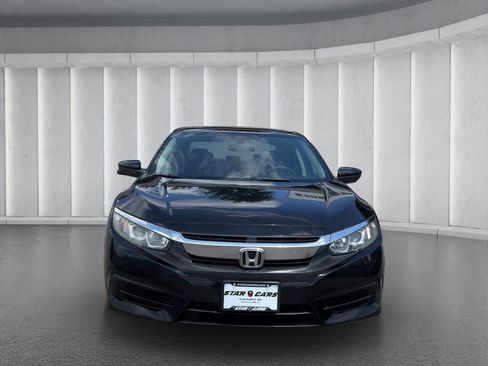Used 2018 Honda Civic EX image 9