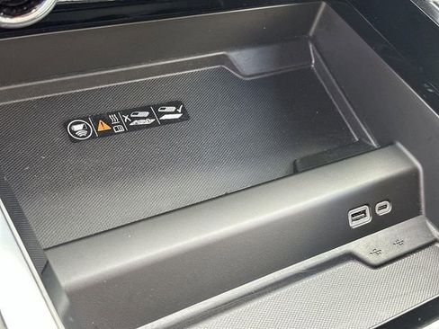 Used 2025 Chevrolet Suburban RST image 38