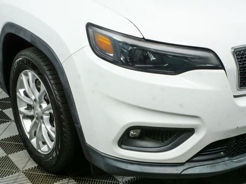 Used 2019 Jeep Cherokee Latitude w/ Popular Appearance Group FWD image 33