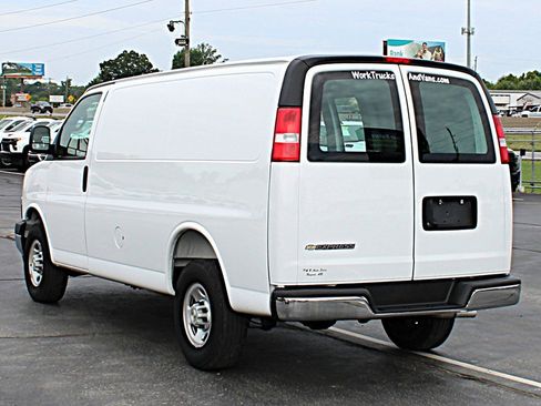Used 2025 Chevrolet Express 2500 w/ Driver Convenience Package RWD image 4