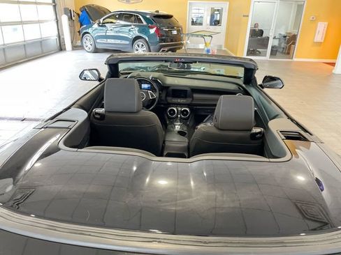 Used 2019 Chevrolet Camaro LT image 21