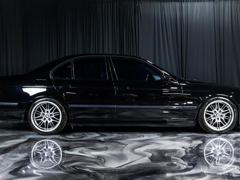 Used 2002 BMW M5 RWD image 2