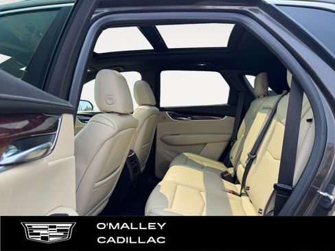 Used 2019 Cadillac XT5 Premium Luxury AWD/4WD image 11