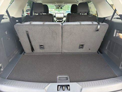 New 2026 Ford Explorer Active RWD image 14