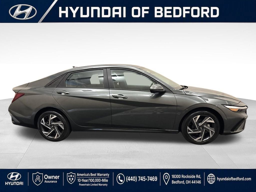 Used 2024 Hyundai Elantra Limited FWD image 4