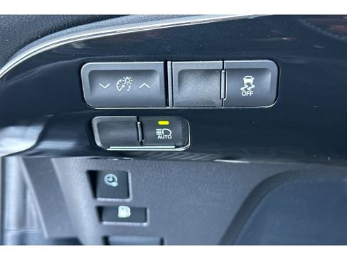 Used 2019 Toyota Prius Prime Plus image 30