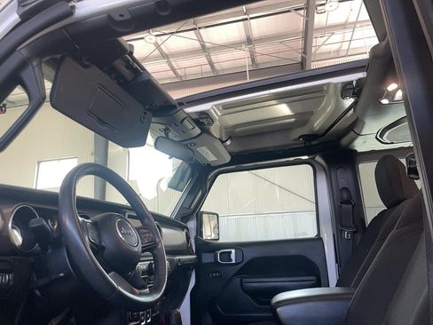 Used 2022 Jeep Wrangler Sport AWD/4WD image 27